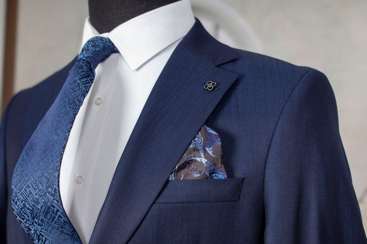 Mistrzowska elegancja: Sekrety doskonałego krawata męskiego